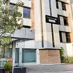 Super Townhouse Oak Kodambakkam Formerly Cine City